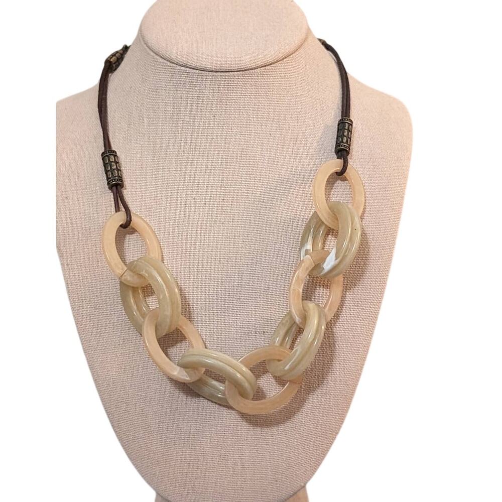 Vintage Avon Art Deco Style Creamy  Lucite Oval Chain Link Adjustable Necklace